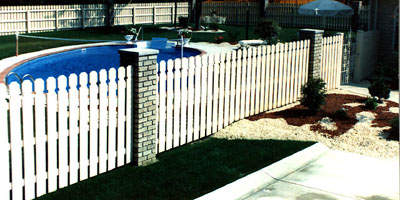 modern picket fence design by Elyria Fence
