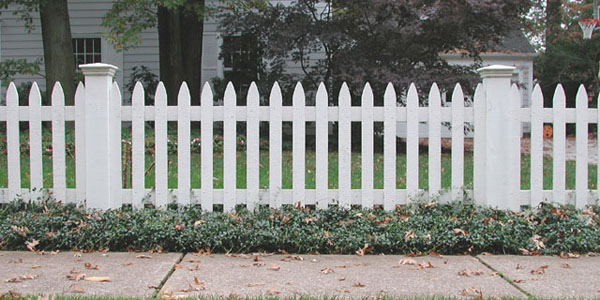 Reverse Runner Picket Fence by Elyria Fence company