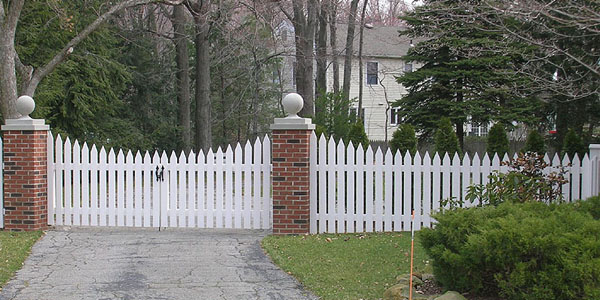 Cedar Scalloped Picket Fence by Elyria Fence company