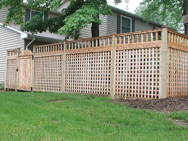 square lattice privacy fence